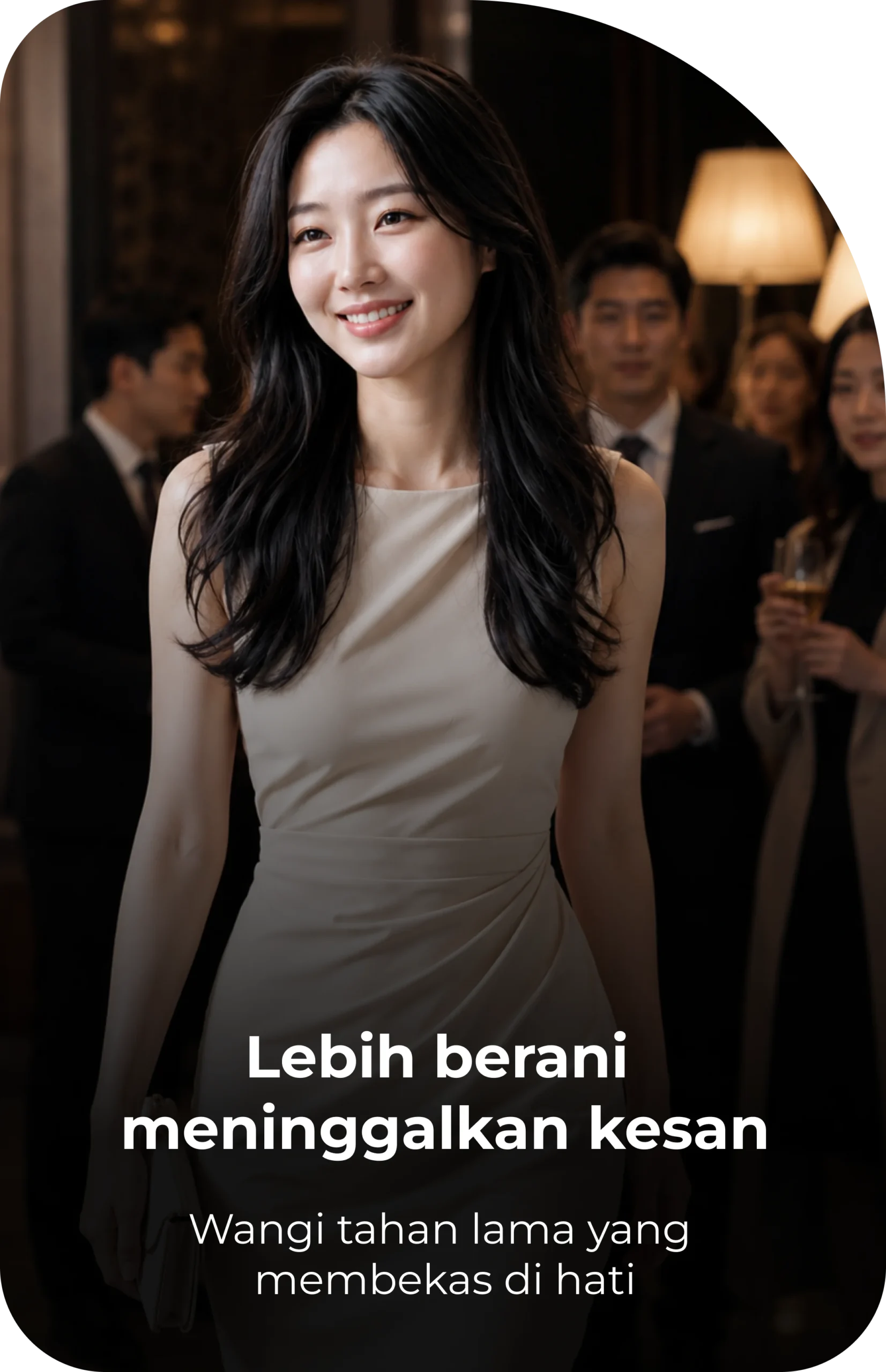 Perempuan tampil menawan di acara malam